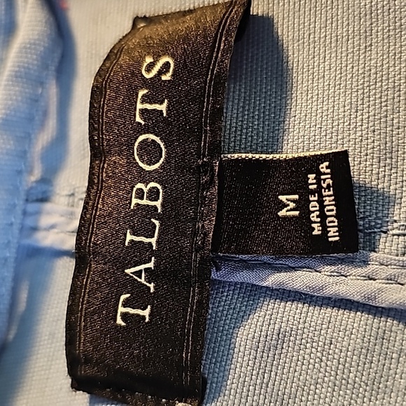 Talbot's light blue lightweight jacket. 4 front pockets. Button front. Size med - Picture 8 of 11